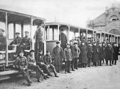 Прикрепленное изображение: Вагоны открытого типа. Симферополь 1915 г..jpg